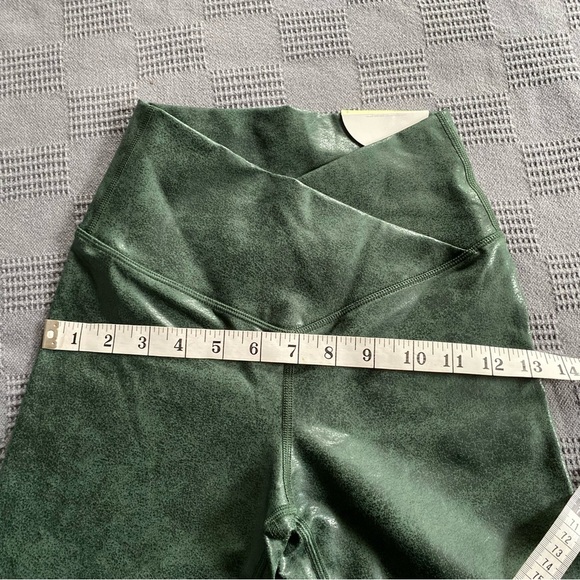 Offline by Aerie the Hugger Crossover Leggings - Picture 9 of 12